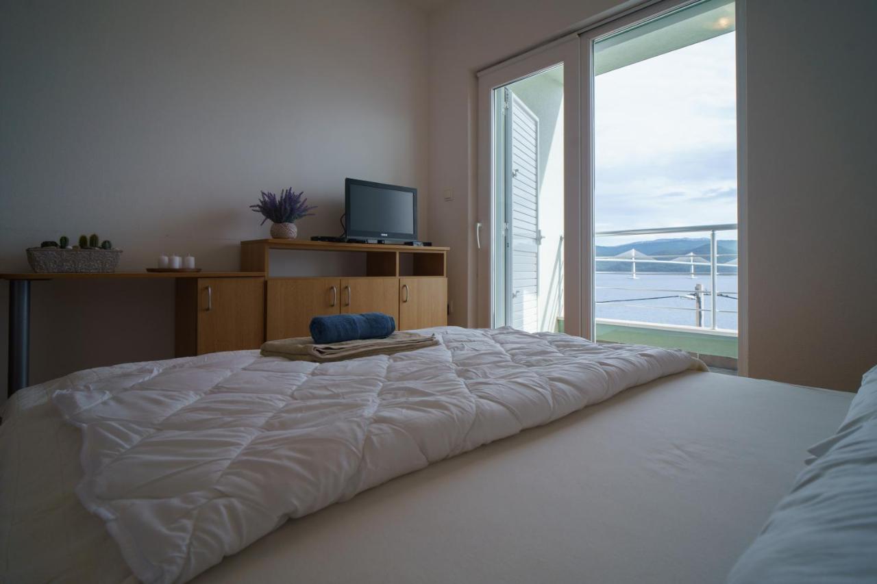 Apartment “Bel Ponte” Комарна Экстерьер фото