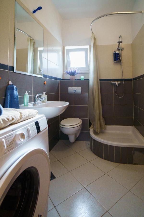 Apartment “Bel Ponte” Комарна Экстерьер фото